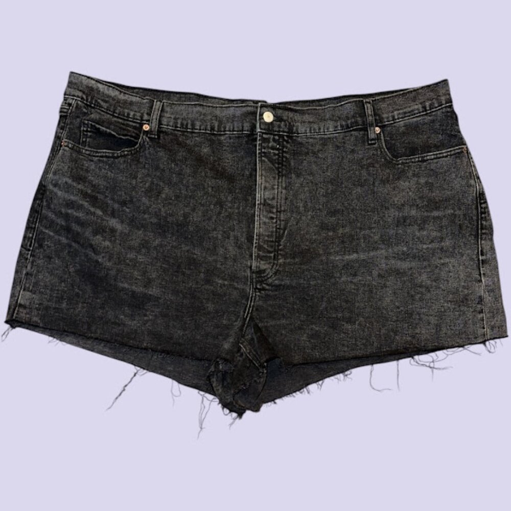 {Plus Size} NWOT~ Old Navy Sky-Hi A-Line Shorts~ Faded Black Wash~ Size 28 (B21)